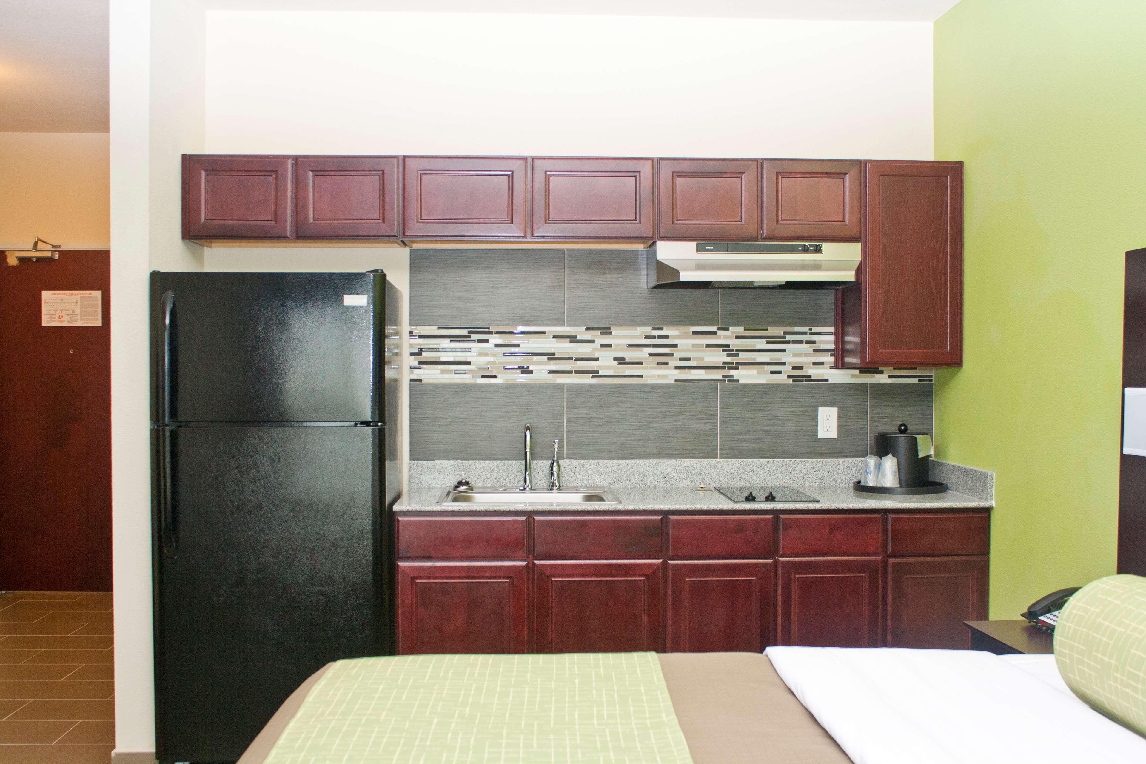 Best Western Plus Pratt Ngoại thất bức ảnh