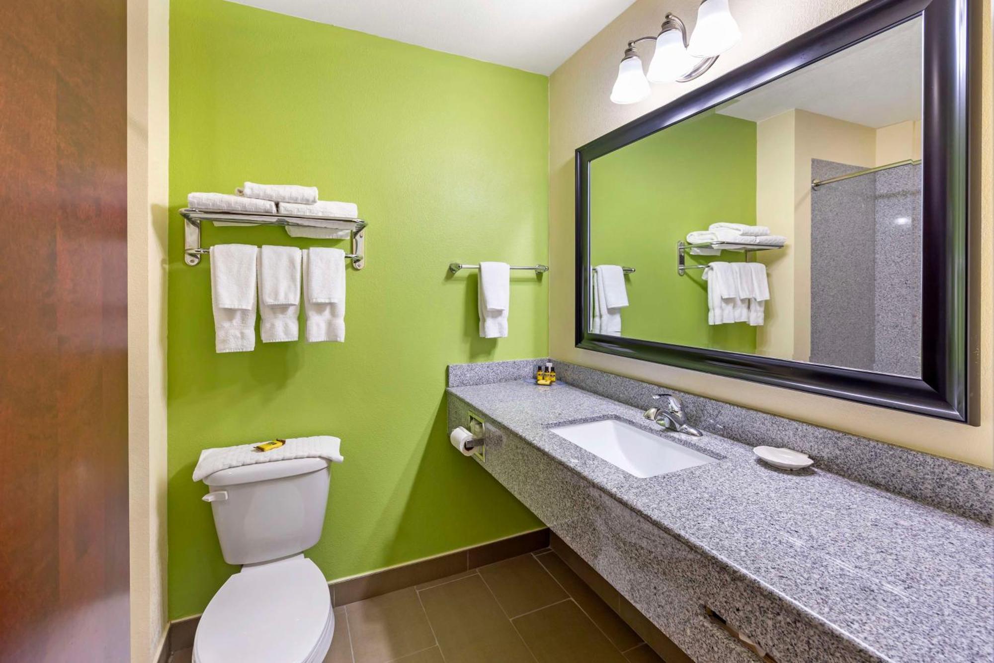 Best Western Plus Pratt Ngoại thất bức ảnh