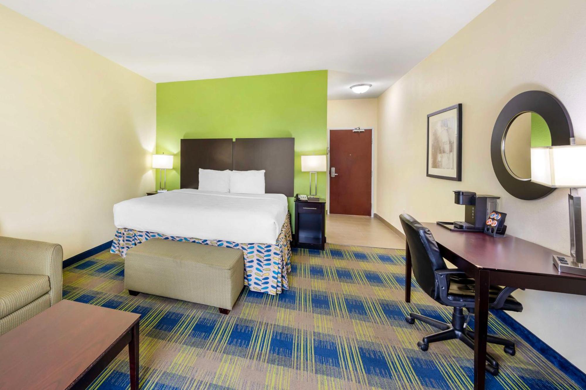 Best Western Plus Pratt Ngoại thất bức ảnh