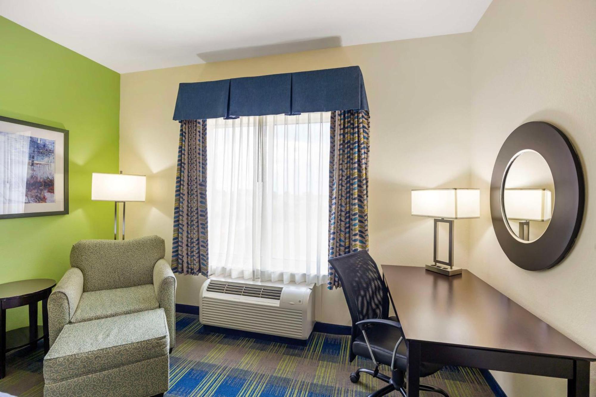 Best Western Plus Pratt Ngoại thất bức ảnh