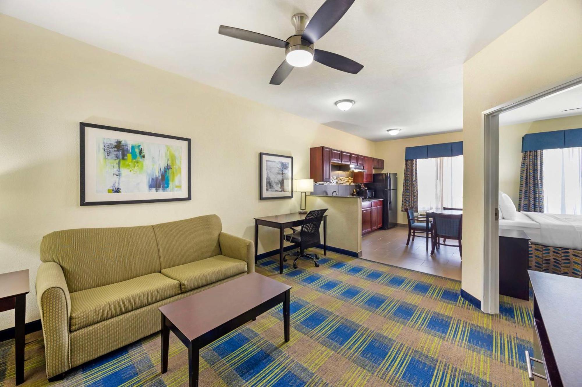 Best Western Plus Pratt Ngoại thất bức ảnh