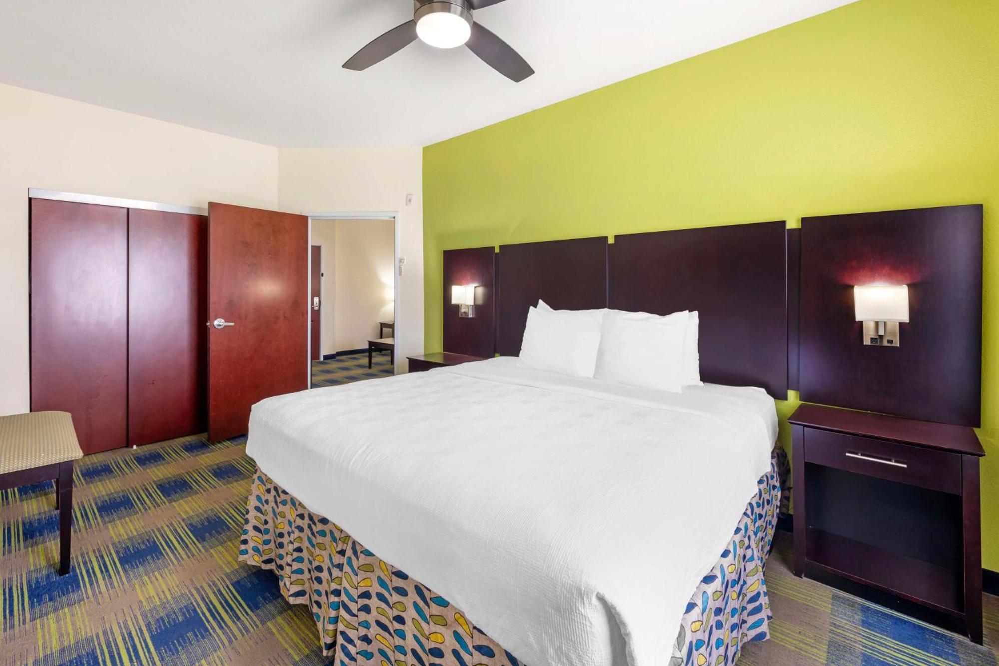 Best Western Plus Pratt Ngoại thất bức ảnh