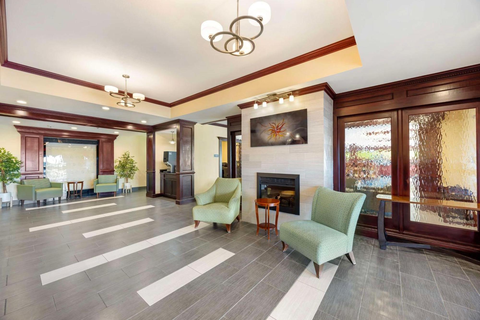 Best Western Plus Pratt Ngoại thất bức ảnh