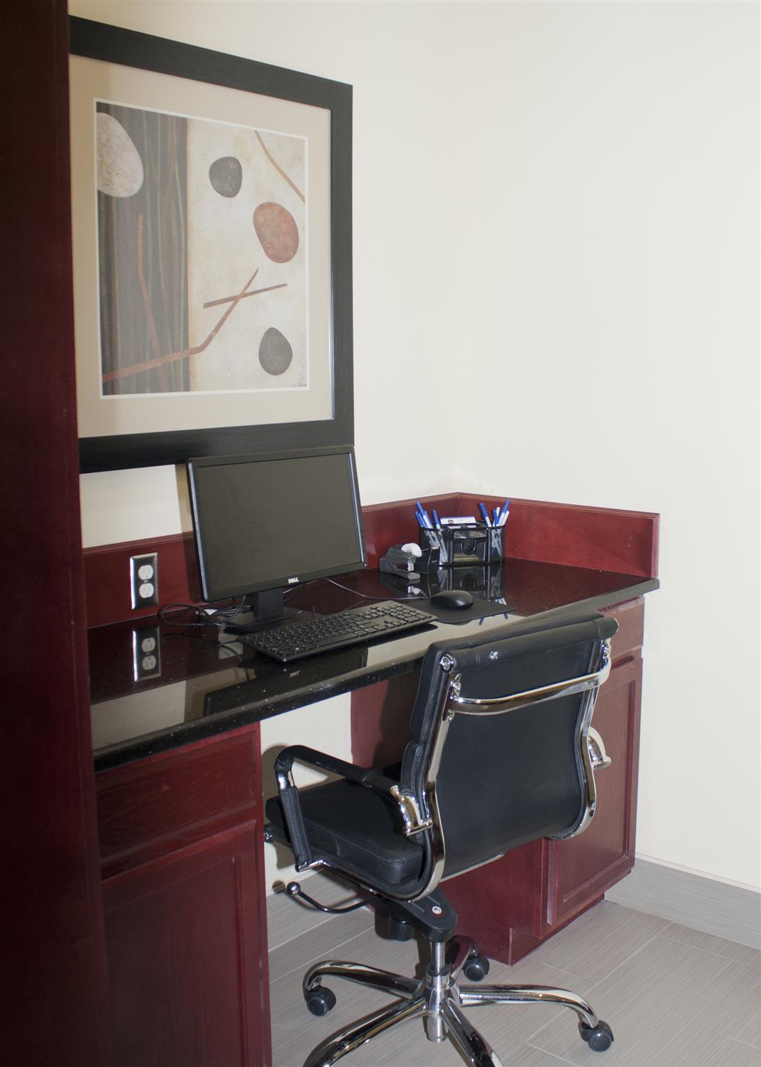 Best Western Plus Pratt Ngoại thất bức ảnh
